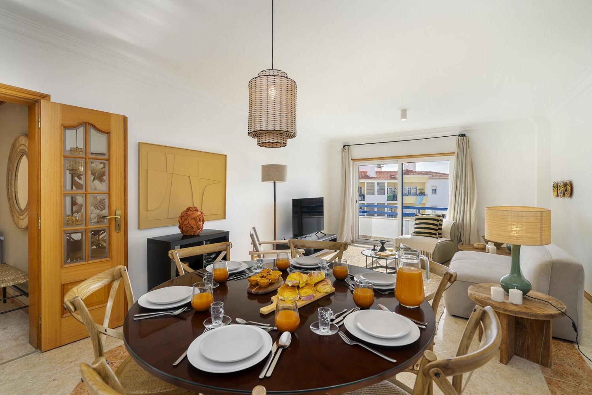 Whome Surfer's Paradise Retreat: Digital Nomads & Remote Workers