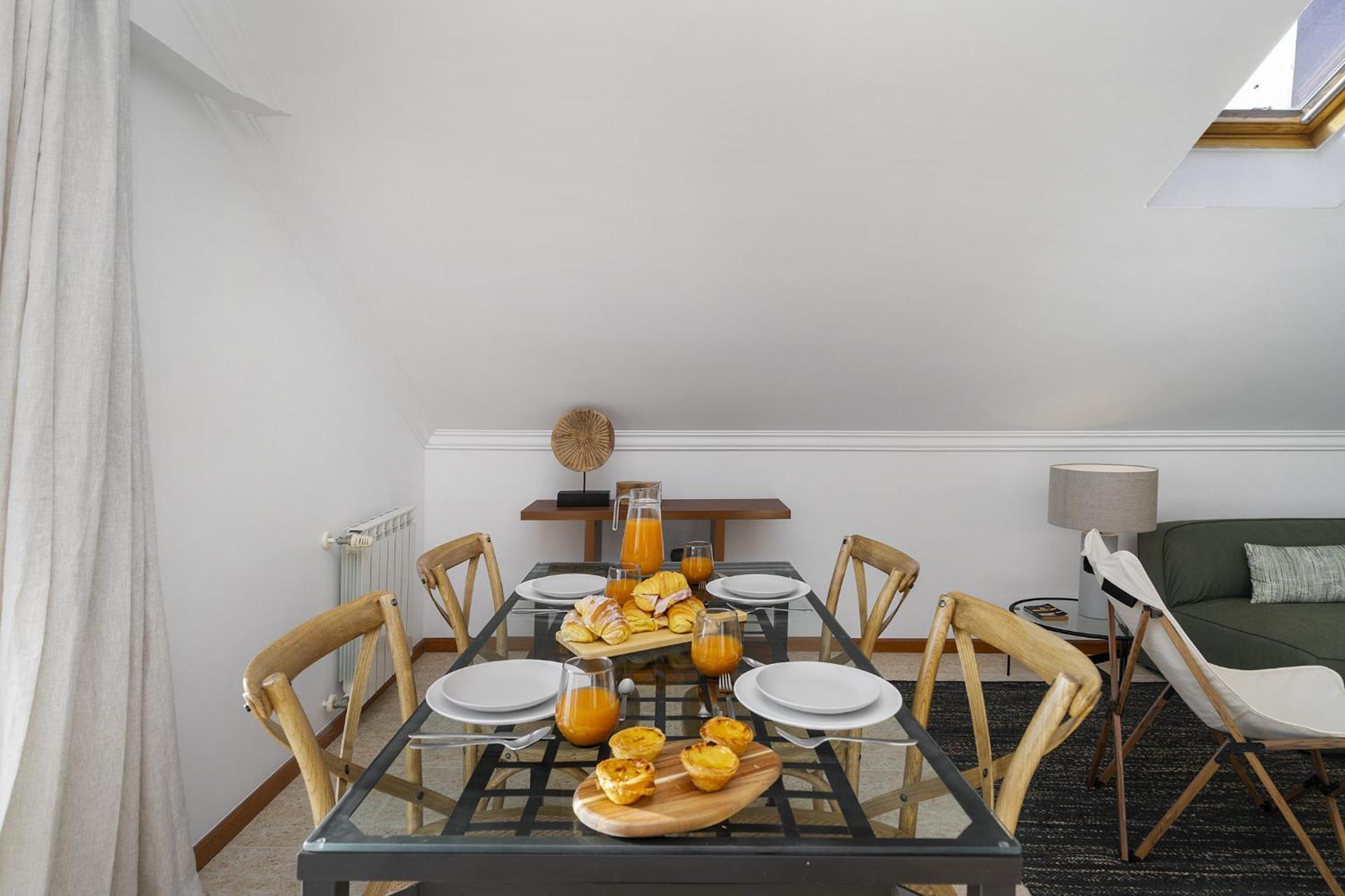 Whome Surfer's Paradise Retreat: Digital Nomads & Remote Workers Apartment